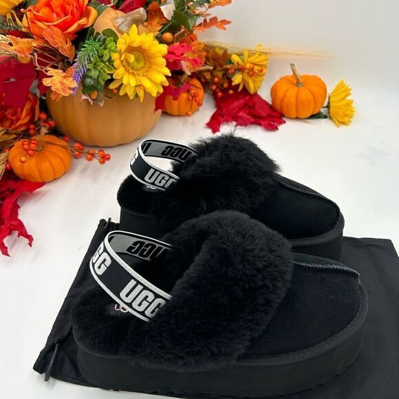 Women’s UGG funkette slippers, size 38 - Picture 1 of 9